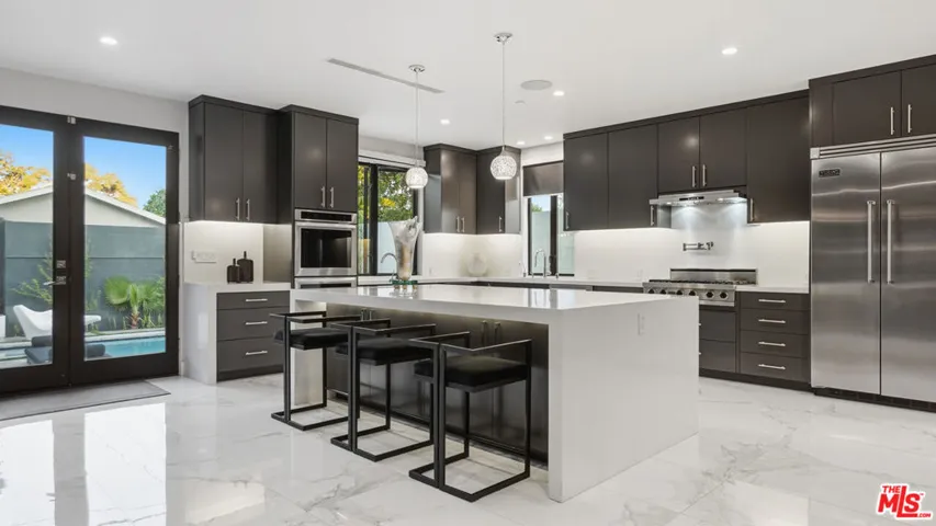 2012 S Curson Avenue, Los Angeles, California 90016