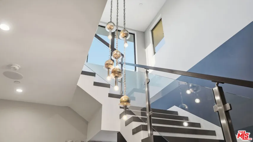 2012 S Curson Avenue, Los Angeles, California 90016