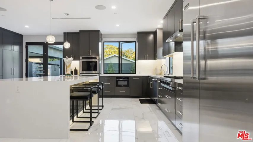 2012 S Curson Avenue, Los Angeles, California 90016