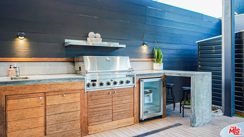 2012 S Curson Avenue, Los Angeles, California 90016