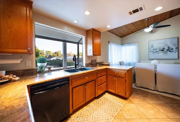 203 Rhesa, Fallbrook, California 92028