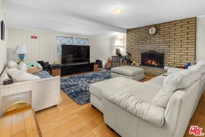 1049 Newhill Street, Glendora, California 91741