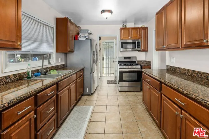 1049 Newhill Street, Glendora, California 91741