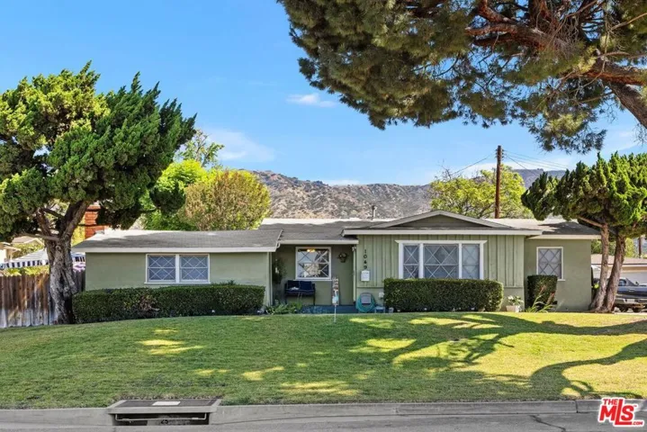 1049 Newhill Street, Glendora, California 91741