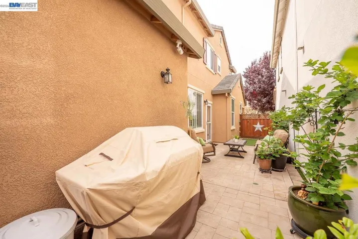 2527 Coldstream Way, Hayward, California 94545