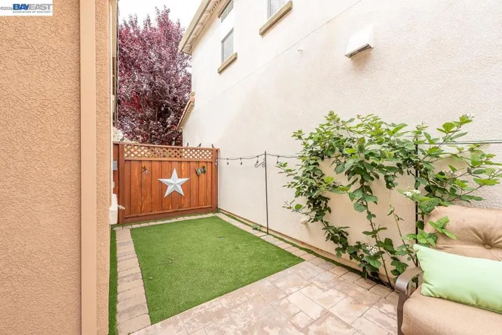 2527 Coldstream Way, Hayward, California 94545