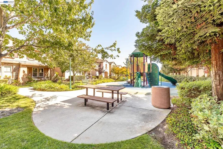 2527 Coldstream Way, Hayward, California 94545