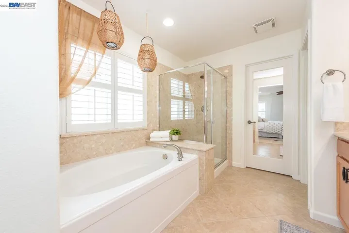 2527 Coldstream Way, Hayward, California 94545