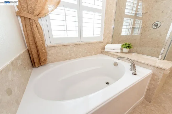 2527 Coldstream Way, Hayward, California 94545