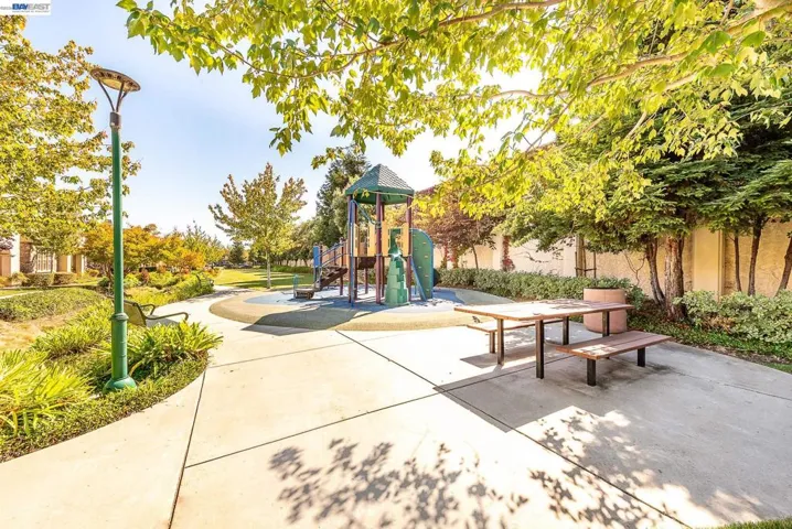 2527 Coldstream Way, Hayward, California 94545