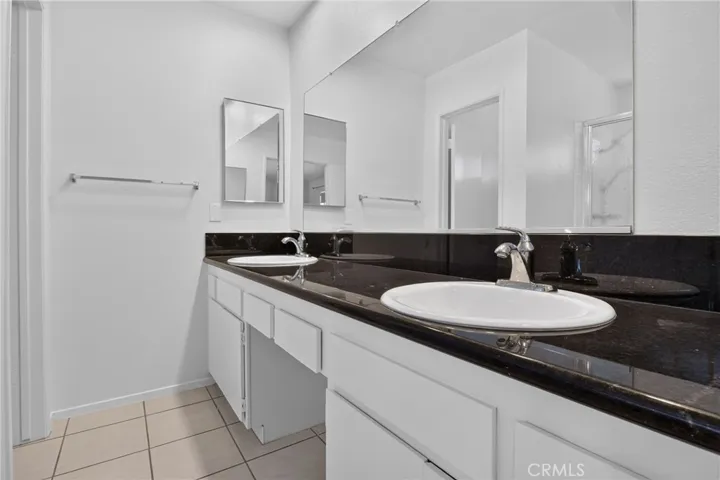 18410 Lull 1, Reseda, California 91335