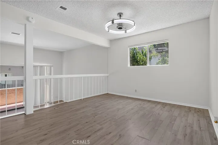 18410 Lull 1, Reseda, California 91335