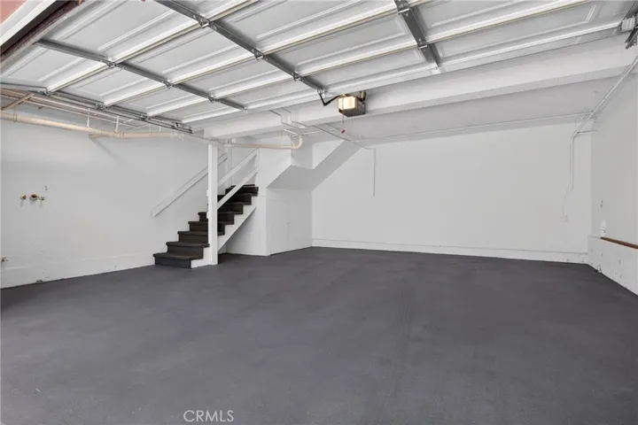 18410 Lull 1, Reseda, California 91335