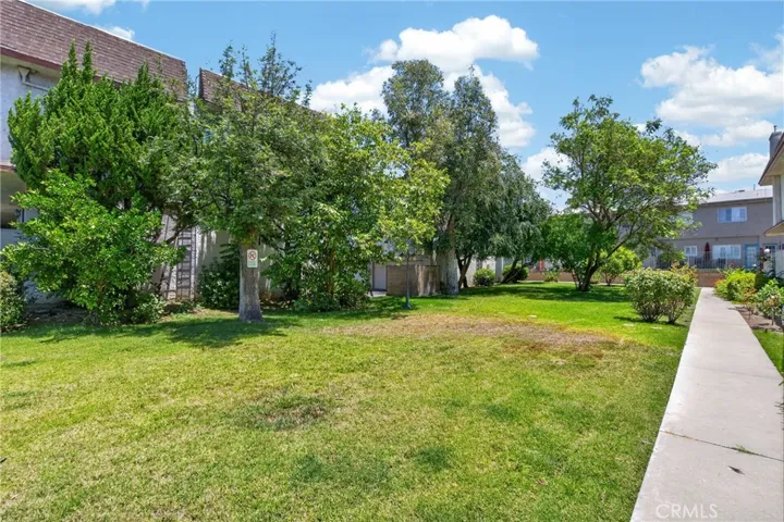 18410 Lull 1, Reseda, California 91335