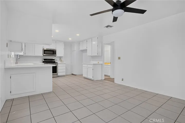18410 Lull 1, Reseda, California 91335