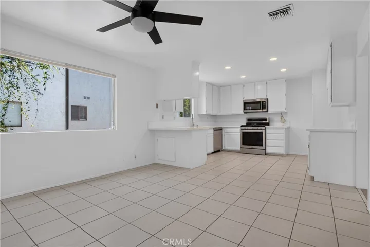 18410 Lull 1, Reseda, California 91335