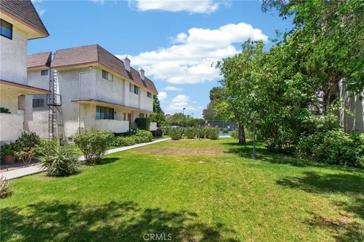 18410 Lull 1, Reseda, California 91335
