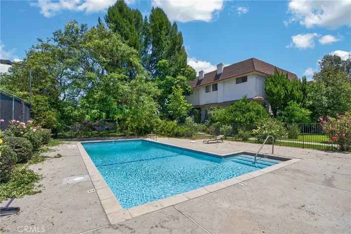 18410 Lull 1, Reseda, California 91335