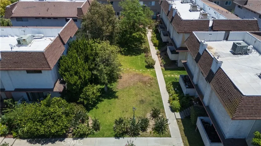18410 Lull 1, Reseda, California 91335