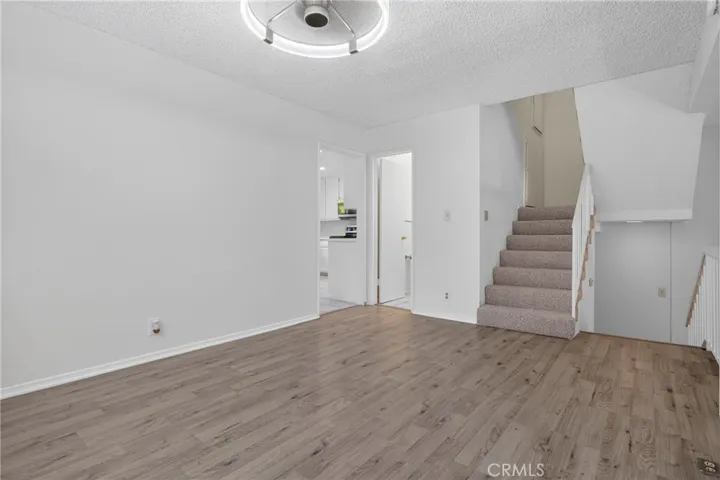 18410 Lull 1, Reseda, California 91335