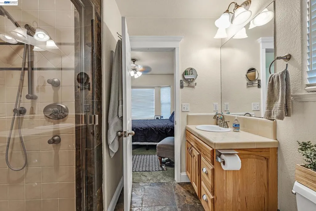 337 Full Bathroom