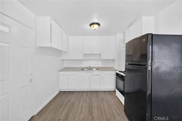 15990 Yucca Street B, Hesperia, California 92345