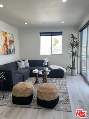 124 S Croft Avenue, Los Angeles, California 90048