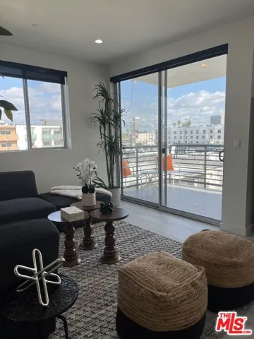 124 S Croft Avenue, Los Angeles, California 90048
