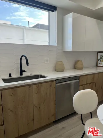 124 S Croft Avenue, Los Angeles, California 90048