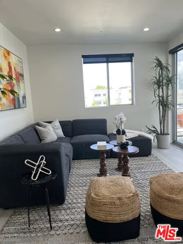 124 S Croft Avenue, Los Angeles, California 90048
