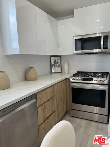 124 S Croft Avenue, Los Angeles, California 90048