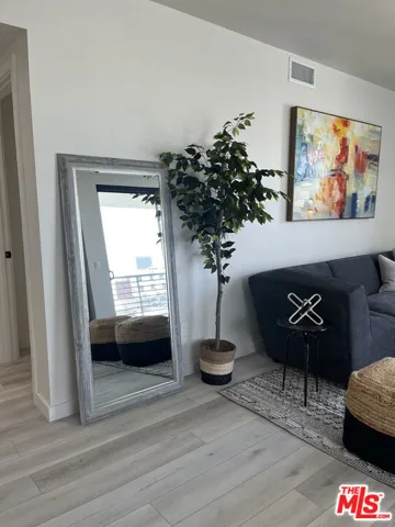 124 S Croft Avenue, Los Angeles, California 90048