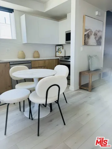 124 S Croft Avenue, Los Angeles, California 90048