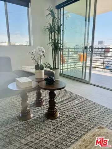 124 S Croft Avenue, Los Angeles, California 90048