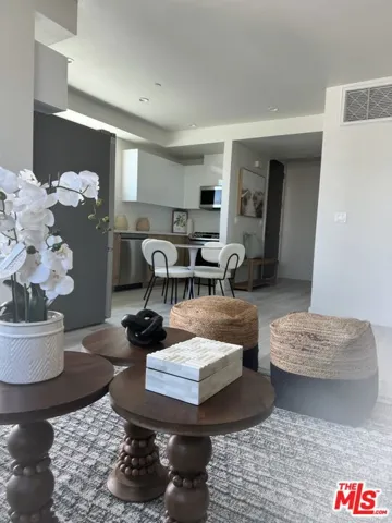 124 S Croft Avenue, Los Angeles, California 90048