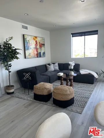 124 S Croft Avenue, Los Angeles, California 90048