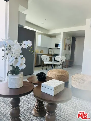 124 S Croft Avenue, Los Angeles, California 90048