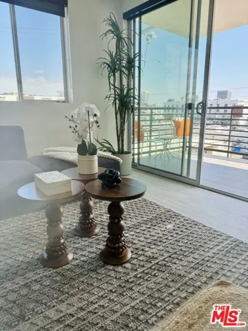124 S Croft Avenue, Los Angeles, California 90048
