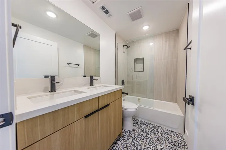 1063 S Corning Street, Los Angeles, California 90035