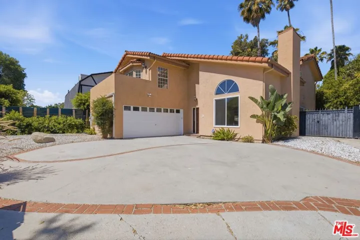 19250 Oxnard Street, Tarzana, California 91356
