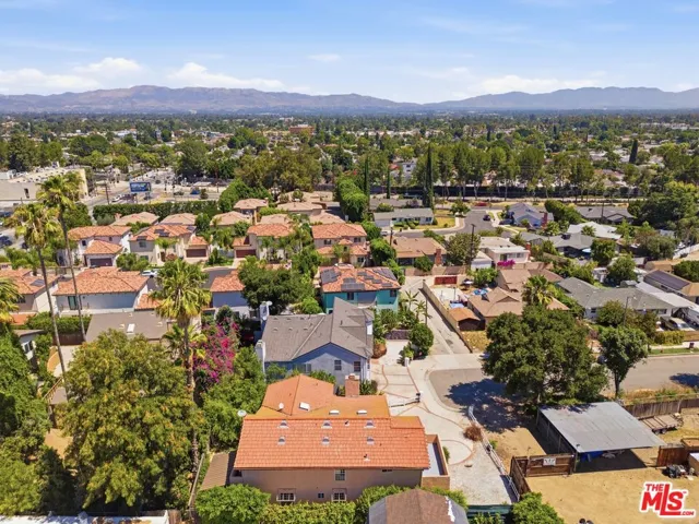 19250 Oxnard Street, Tarzana, California 91356