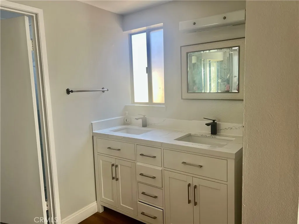 Double Vanity Sink
