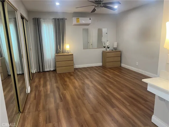 Primary spacious bedroom