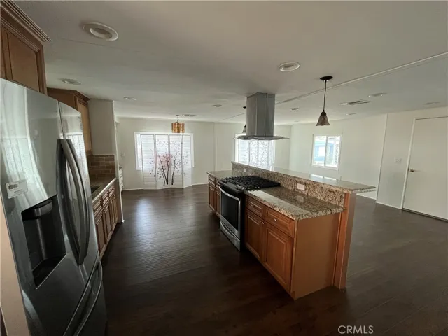 3945 Bradford 49, La Verne, California 91750