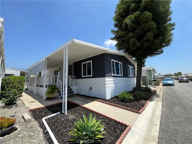 3945 Bradford 49, La Verne, California 91750