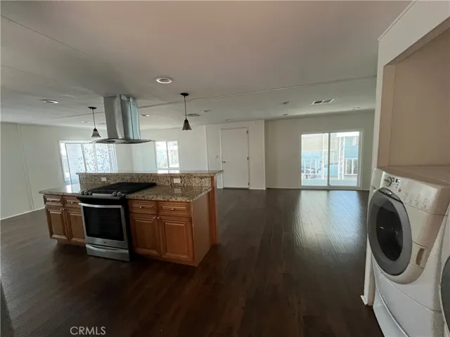 3945 Bradford 49, La Verne, California 91750
