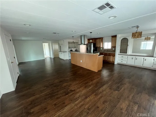 3945 Bradford 49, La Verne, California 91750