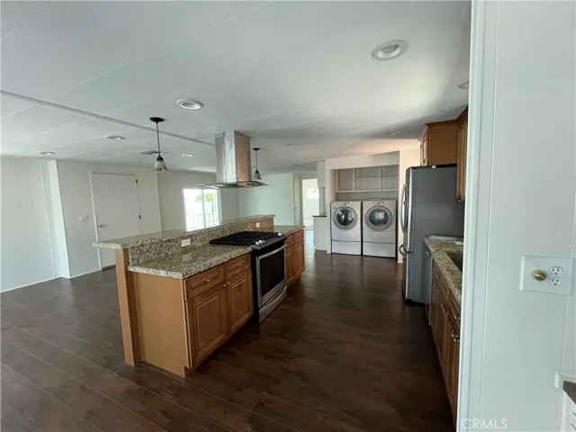 3945 Bradford 49, La Verne, California 91750