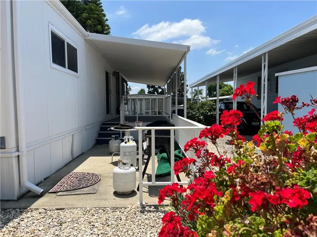 3945 Bradford 49, La Verne, California 91750