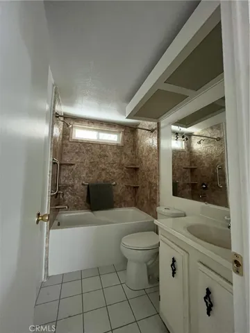 3945 Bradford 49, La Verne, California 91750